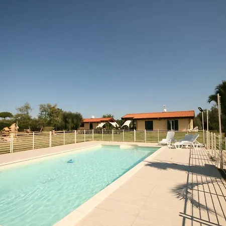 Due Casette Con Piscina *