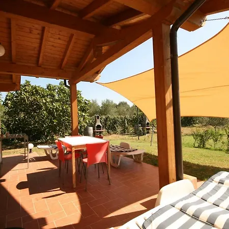 Due Casette Con Piscina Holiday home